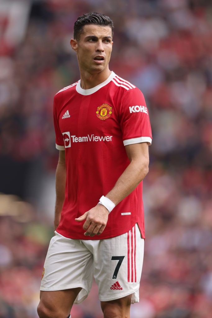 巴黎人报：一极端球迷组织庆祝成立20周年，在埃菲尔铁塔大放焰火